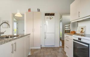 2 Bedroom Gorgeous Home In Hejls