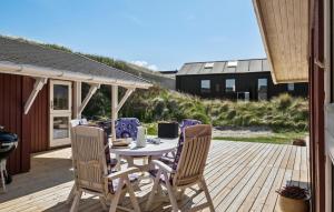 3 Bedroom Beautiful Home In Blokhus