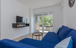 Stunning Apartment In Vir With Wifi