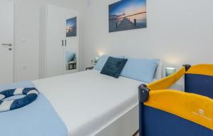 Stunning Apartment In Vir With Wifi