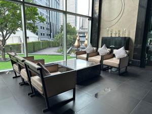 Condo, 3-min walk to BTS, Sky pool, Gym, Wifi, Self check-in at pickup point