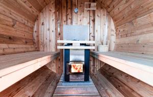 Beautiful Home In Vinkeveen With Sauna