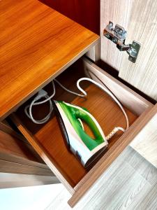 Condo, 3-min walk to BTS, Sky pool, Gym, Wifi, Self check-in at pickup point