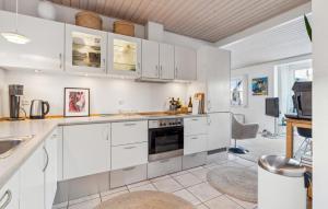 3 Bedroom Cozy Home In Juelsminde