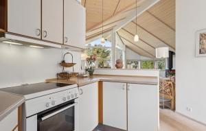 2 Bedroom Stunning Home In Knebel