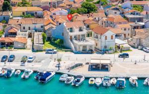 Nice Apartment In Sukosan With Sauna