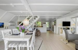 3 Bedroom Cozy Home In Hadsund