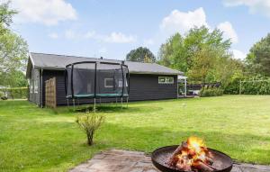 2 Bedroom Nice Home In Vejby