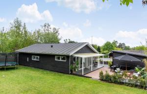 2 Bedroom Nice Home In Vejby