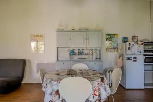 La Cabane de Manolo, near forest, 2-4 people