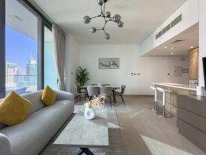 2 BDR in LIV - City Views & Modern Design
