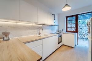 Pool & Panoramic Villa - 9 mins city center