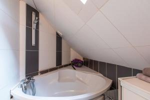Nice Studio near city center & Lake by ImmoConciergerie