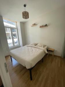 Appartements T2 lumineux et tout equipe centre Annonay : photos des chambres