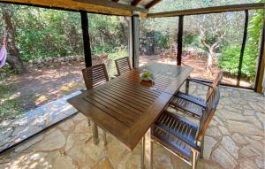 1 Bedroom Lovely Apartment In Nerezine 