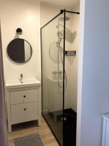 Maisons de vacances Modern family home with hot tub and garden : photos des chambres