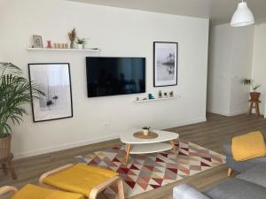 Maisons de vacances Modern family home with hot tub and garden : photos des chambres