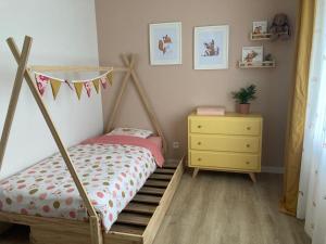 Maisons de vacances Modern family home with hot tub and garden : photos des chambres