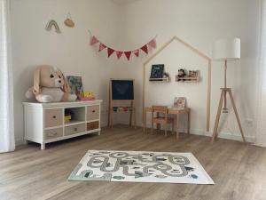 Maisons de vacances Modern family home with hot tub and garden : photos des chambres