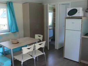 Campings Camping 4 etoiles - Piscine - eec0hi : photos des chambres