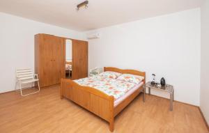 3 Bedroom Amazing Apartment In Trogir