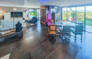Maisons de vacances Cozy Home In La Redorte : photos des chambres