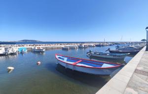 1 Bedroom Lovely Apartment In Meze