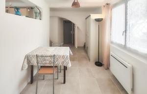 Appartements 1 Bedroom Lovely Apartment In Meze : photos des chambres