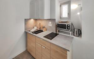 Appartements 1 Bedroom Lovely Apartment In Meze : photos des chambres