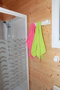 Campings Camping 2 etoiles - Parc aquatique - efadbe : photos des chambres