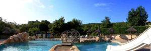 Campings Camping 2 etoiles - Parc aquatique - efadbe : photos des chambres