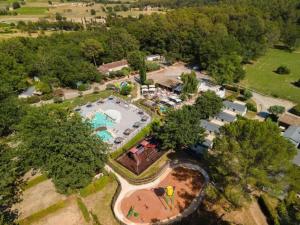 Campings Camping 2 etoiles - Parc aquatique - efadbe : photos des chambres