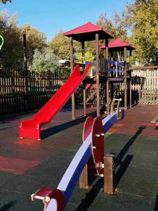 Campings Camping 2 etoiles - Parc aquatique - efadbe : photos des chambres