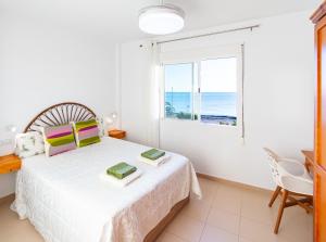 Cómodo apartamento en El Calón Playa frente al mar y piscina - by Almería Rentals
