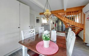 Gorgeous Home In Ängelholm With Wifi