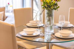 Windsor Gem 3 Bed, 2 Bath, Parking