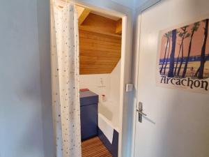Maisons de vacances Maison de pecheur au calme, 4 pers, proche plage, jardin, Wifi - FR-1-775-24 : photos des chambres
