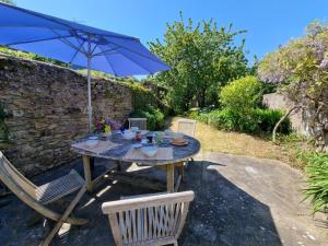 Maisons de vacances Maison de pecheur au calme, 4 pers, proche plage, jardin, Wifi - FR-1-775-24 : photos des chambres