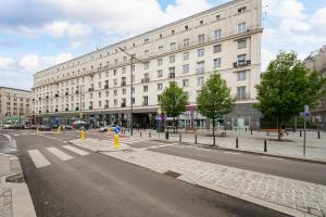 Krucza Heart of Warsaw Apartment by BookingHost