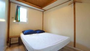 Campings Camping 3 etoiles - Piscine - ccaideg : Maison de Vacances 4