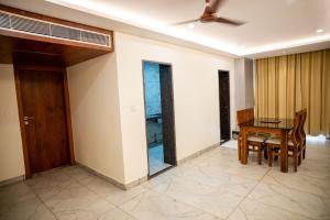 Hotel The Pearl Shine