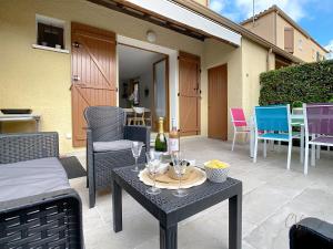 Maisons de vacances Petit coin de paradis dans residence avec piscine : photos des chambres