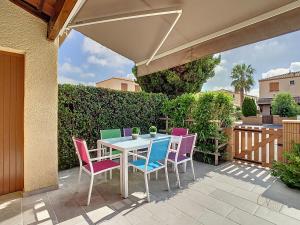 Maisons de vacances Petit coin de paradis dans residence avec piscine : photos des chambres