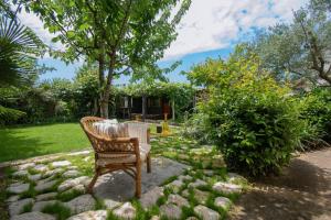 Holiday House with garden "Nena"