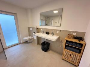 AB2 OG I Geräumige Top-Wohnung mit Balkon & Garage I 3 Min zur S-Bahn I Nähe Messe Flughafen