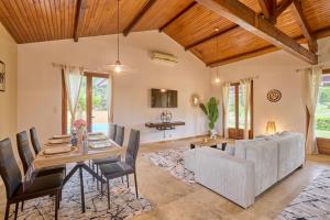 La Maison des Pins - climatisée avec piscine