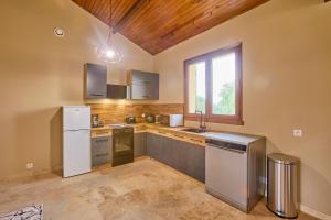 Maisons de vacances La Maison des Pins - climatisee avec piscine : photos des chambres