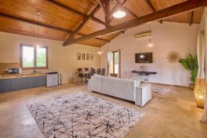 Maisons de vacances La Maison des Pins - climatisee avec piscine : photos des chambres