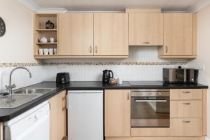 7 Lower Talland Apartments