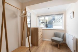 7 Lower Talland Apartments